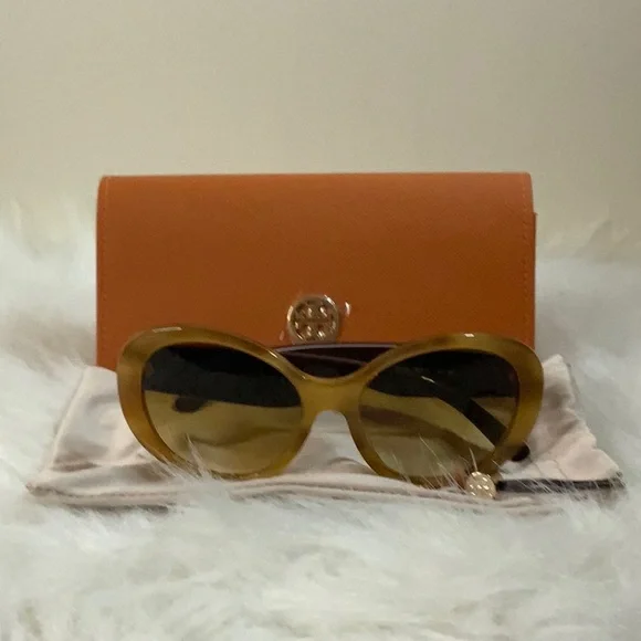 Tory Burch | Accessories | Tory Burch Sunglasses Wcasedust  display picture 2